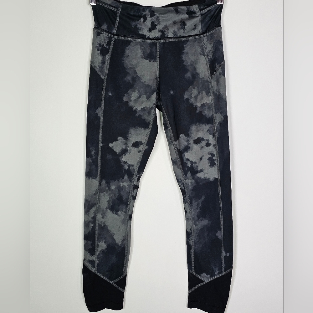 LULULEMON size 4 athletic leggings